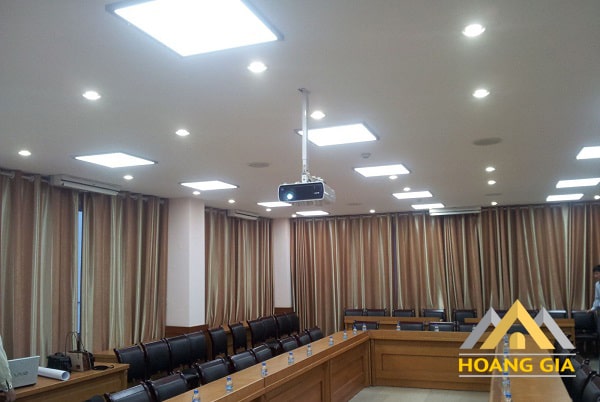 Văn phòng sử dụng đèn led downlight siêu mỏng Văn phòng sử dụng đèn led downlight siêu mỏng