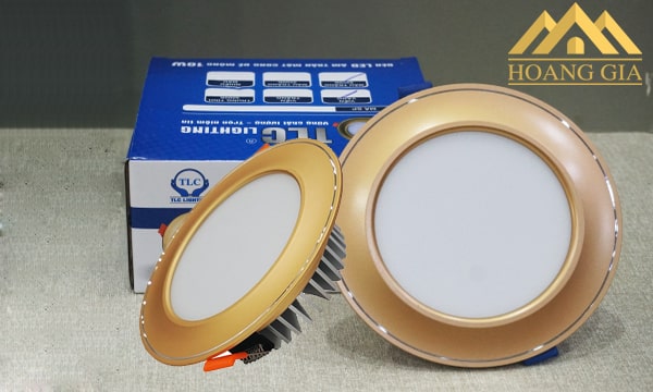 Đèn led âm trần mặt cong đế dày xẻ rãnh Đèn led âm trần mặt cong đế dày xẻ rãnh