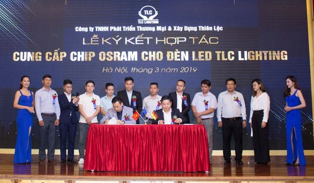 Đại diện các bên tại lễ ký kết hợp tác. Đại diện các bên tại lễ ký kết hợp tác.