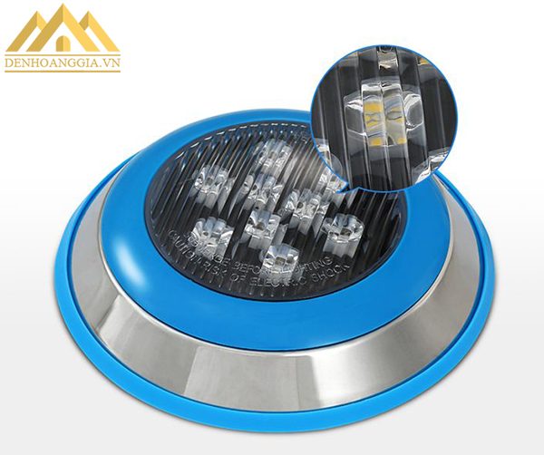 Thiết kế bề mặt đèn led bể bơi 15w tinh tế, nâng cao tính thẩm mỹ cho đèn và không gian