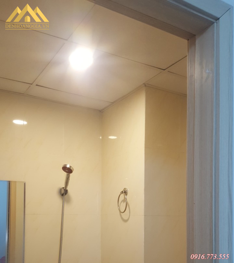 Đèn led lắp trong phòng tắm ở KĐT Thanh Hà