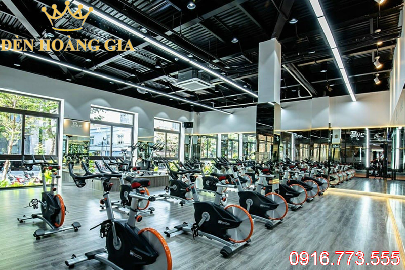 Ứng dụng cảu đèn led thả trần cho phòng gym