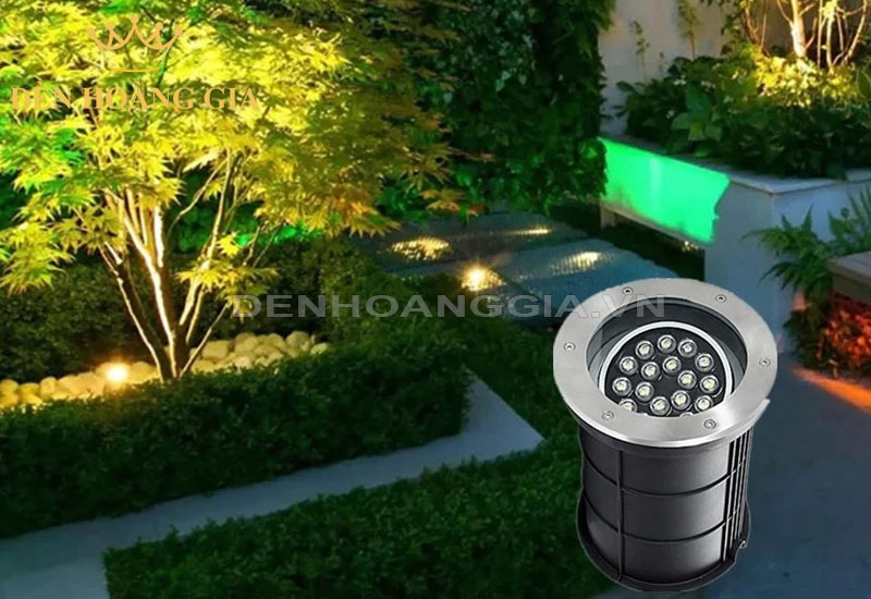 Lắp đèn led âm đất chỉnh góc chiếu cây trong sân vườn