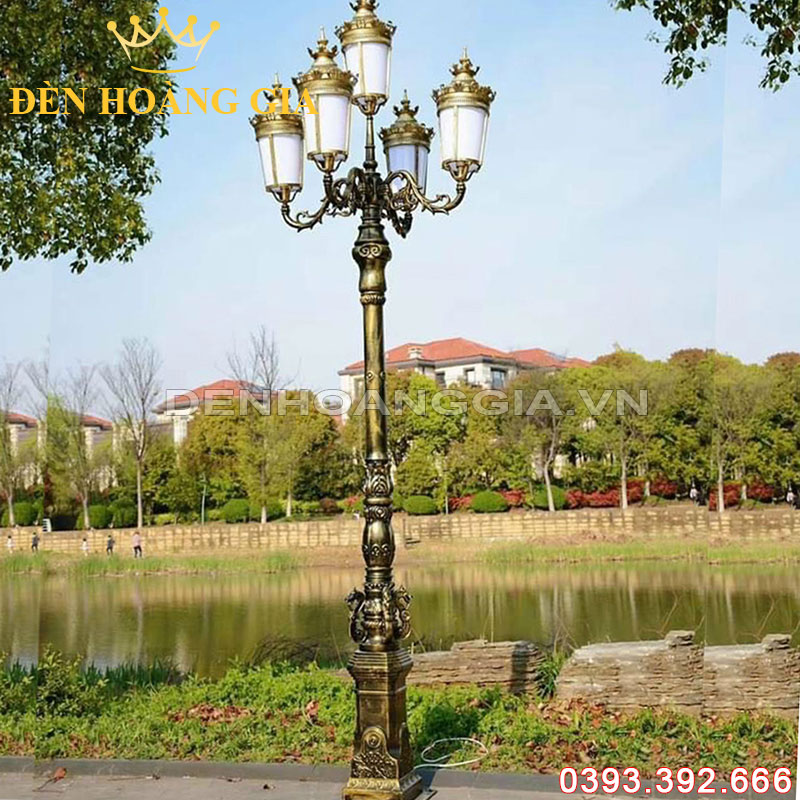 Đèn led trụ sân vườn cao cổ điển VIPPRO Rolux-TSVCDVIP02