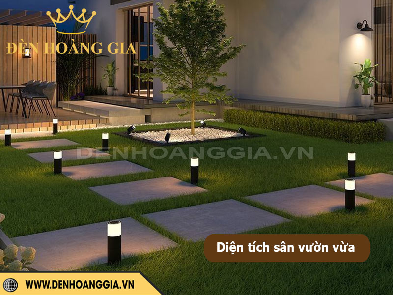 Đèn chiếu sáng phù hợp với diện tích sân vườn vừa