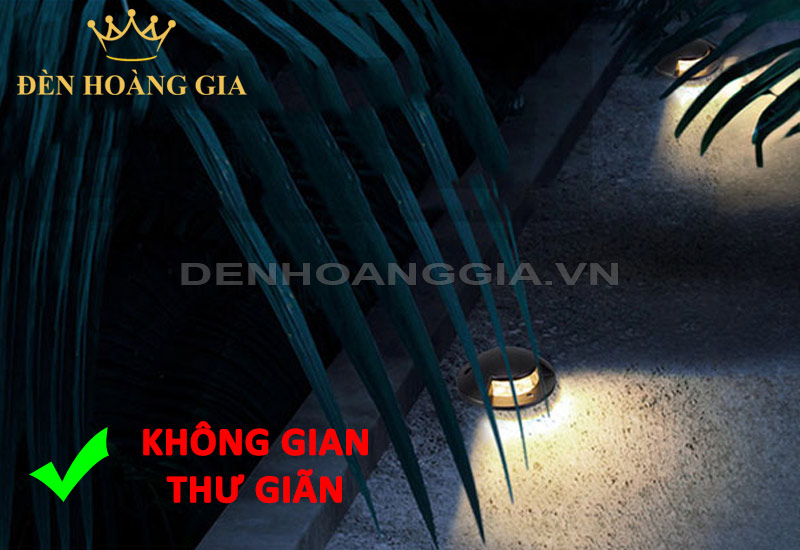 den-chieu-sang-san-vuon-tao-khong-gian-thu-gian