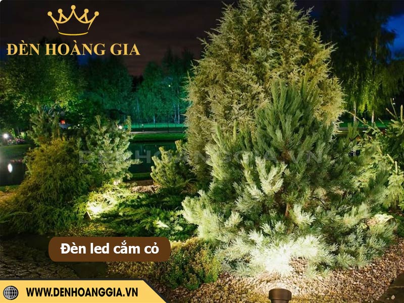 Cách bố trí và khoảng cách đèn LED cắm cỏ