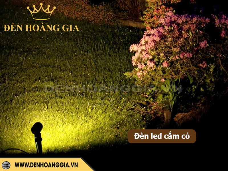 Ứng dụng của đèn led cắm cỏ chiếu sáng bãi cỏ