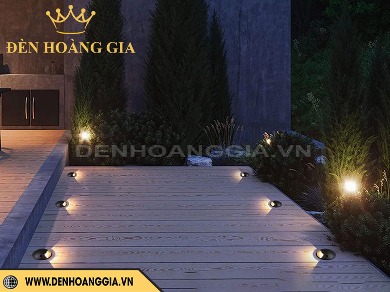Đèn led âm đất chiếu sáng lối đi, cây cối, tiểu cảnh