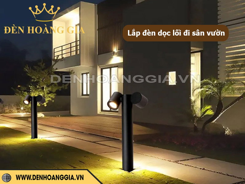 Lắp đèn trụ 2 đầu dọc lối đi sân vườn
