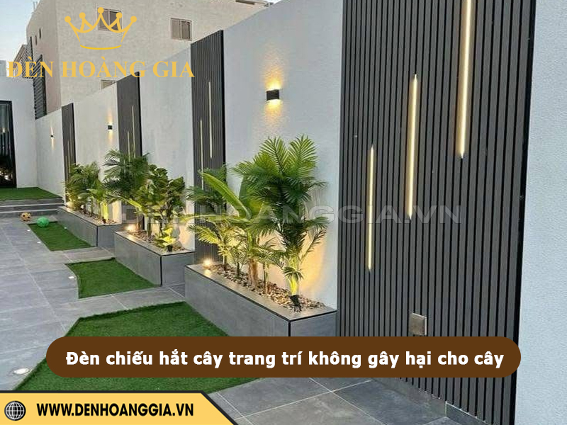 Đèn chiếu hắt cây trang trí không gây hại cho cây