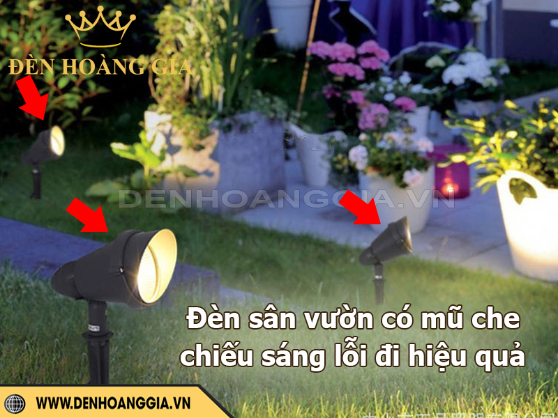 Đèn sân vườn có mũ che chiếu sáng lối đi