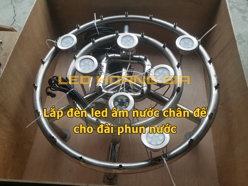 Lắp đèn LED âm nước chân đế cho đài phun nước