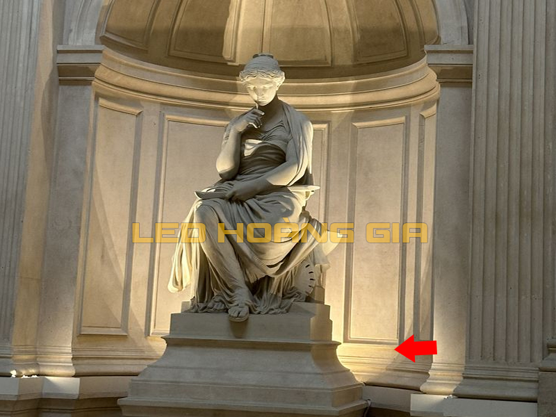 Chiếu sáng tượng tôn giáo