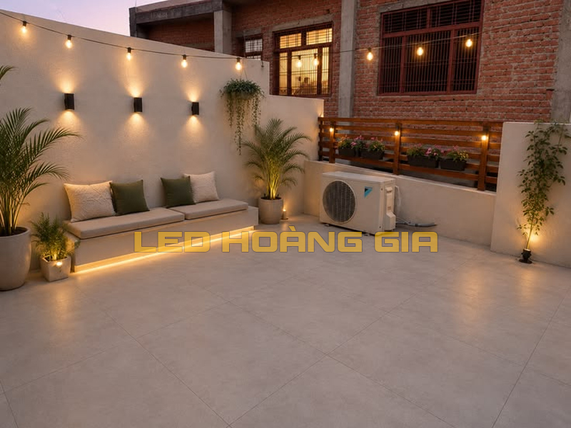 Lắp đèn hắt vách tường ngoài trời