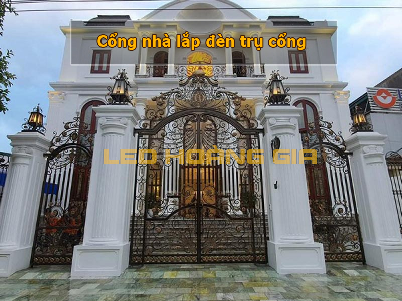 Cổng nhà lắp đèn trụ cổng