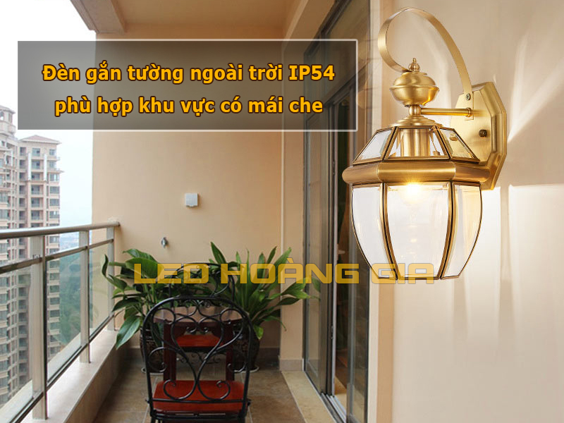 Đèn gắn tường ngoài trời IP54 phù hợp khu vực có mái che