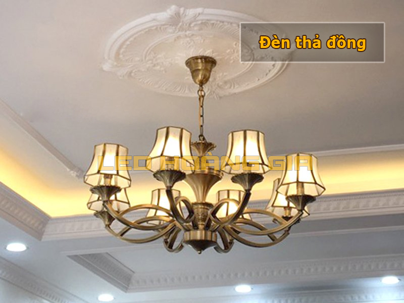 Mẫu đèn chùm thả trần bằng đồng sang trọng