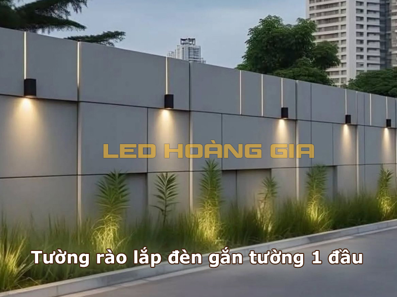 Lắp đèn gắn tường cho tường rào